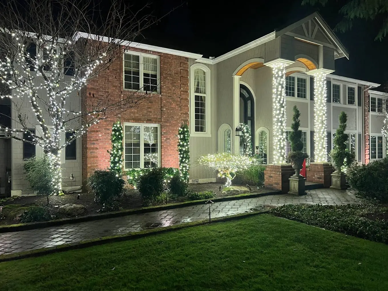 Estate with trees and columns